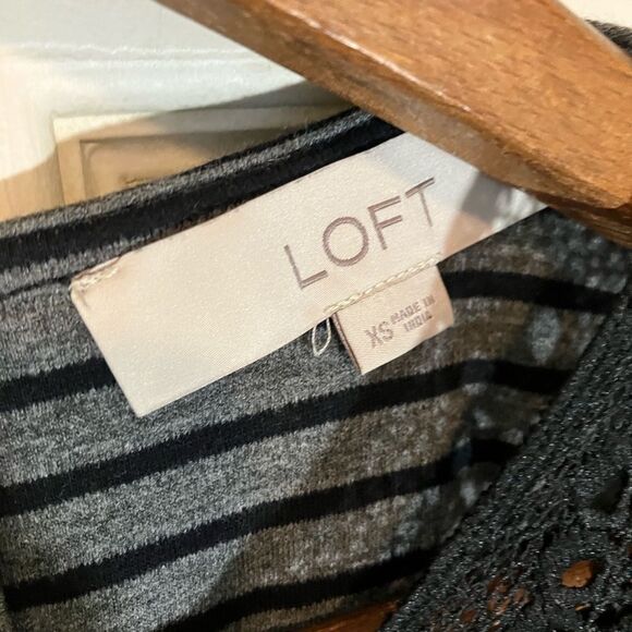Loft, striped dress, lace detail, size extra small, excellent condition - Picture 4 of 4